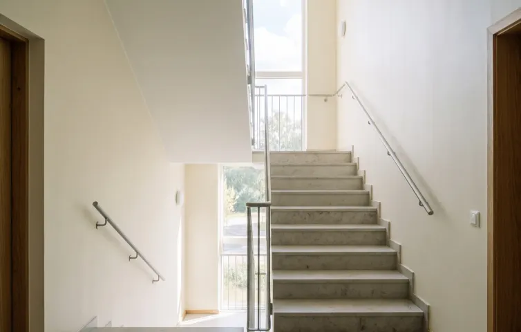 Rent trapphus i ett flerfamiljshus i Halmstad